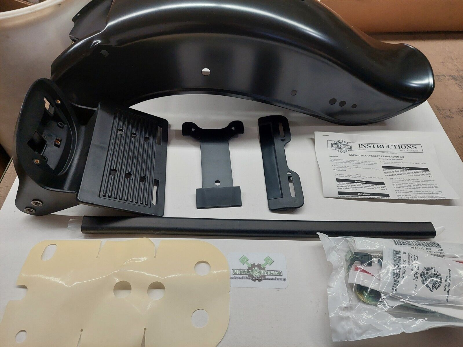 GENUINE HARLEY DAVIDSON SOFTAIL REAR FENDER CONVERSION KIT OEM 59657
